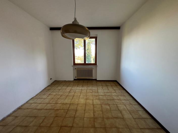 Image No.15-2 Bed Semi-Detached for sale