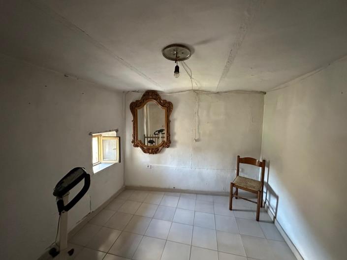 Image No.9-2 Bed Property for sale