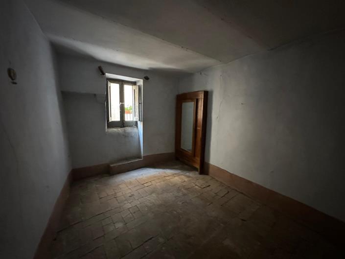 Image No.11-5 Bed Property for sale