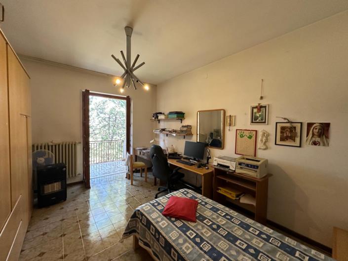 Image No.29-4 Bed Property for sale