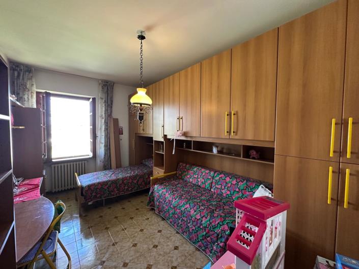 Image No.30-4 Bed Property for sale