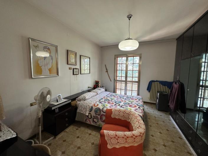 Image No.25-4 Bed Property for sale