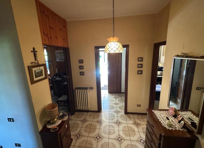 Image No.14-4 Bed Property for sale