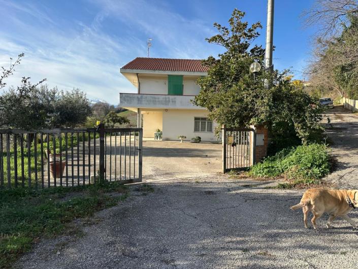 Image No.1-Propriété de 8 chambres à vendre à Villamagna