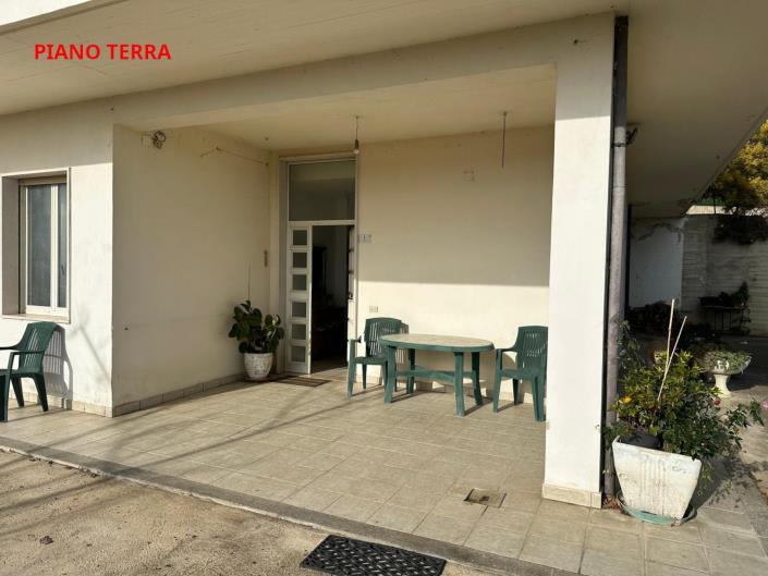 Image No.7-8 Bed Property for sale