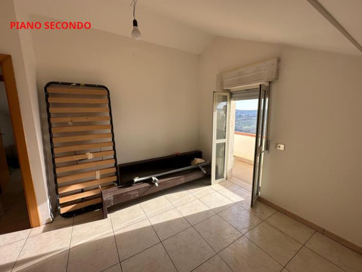 Image No.31-8 Bed Property for sale