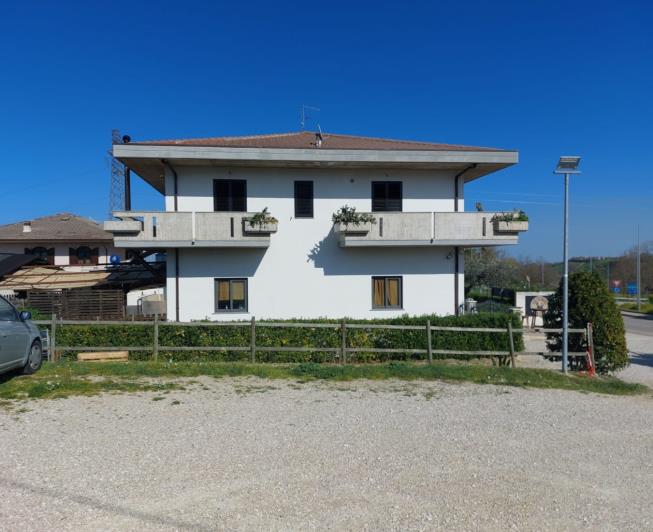 Image No.3-3 Bed Property for sale