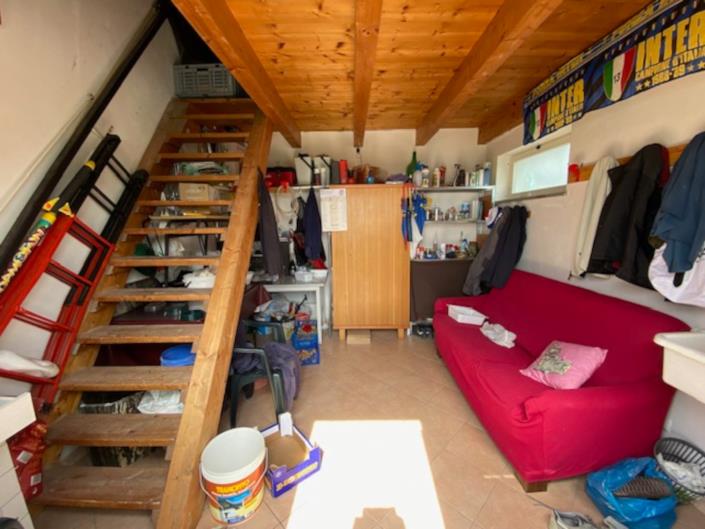 Image No.12-2 Bed Property for sale