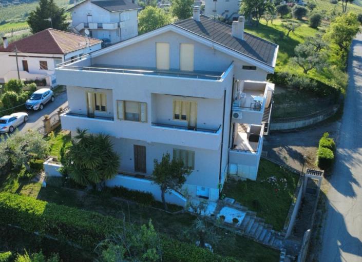 Image No.4-6 Bed Villa for sale