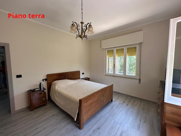 Image No.18-6 Bed Villa for sale