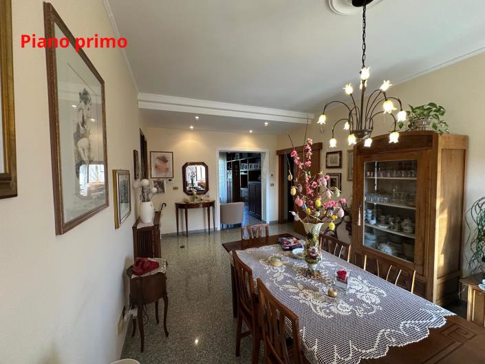 Image No.25-6 Bed Villa for sale