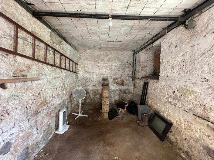 Image No.20-2 Bed Property for sale