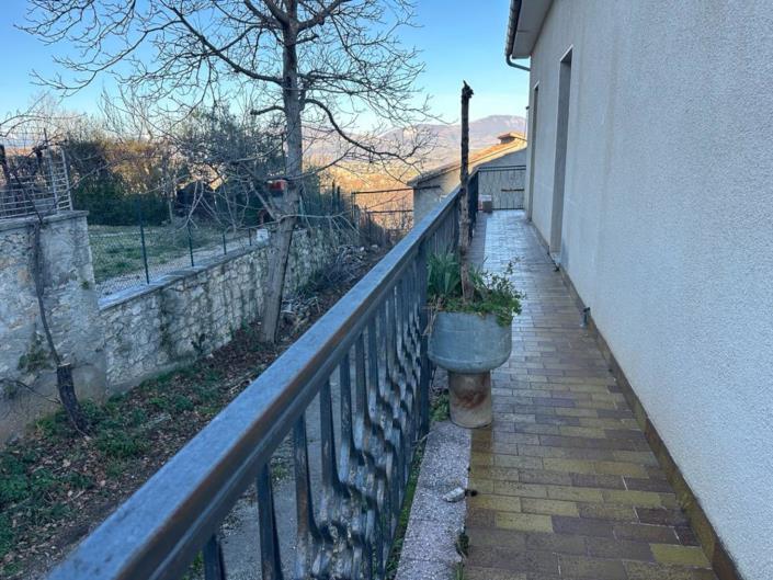 Image No.8-3 Bed Property for sale