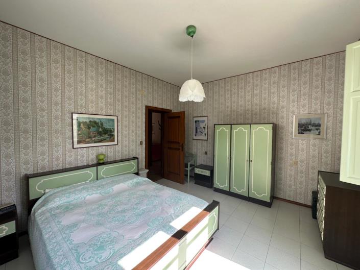 Image No.17-3 Bed Apartment for sale