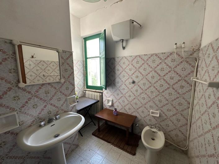 Image No.20-3 Bed Apartment for sale