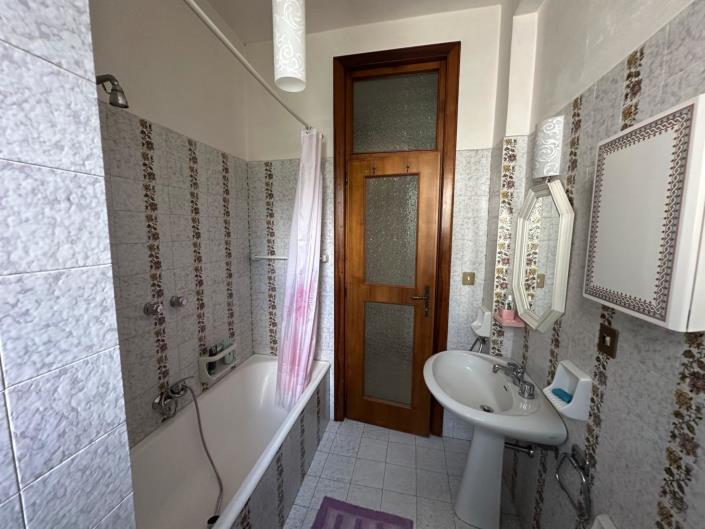 Image No.22-3 Bed Apartment for sale