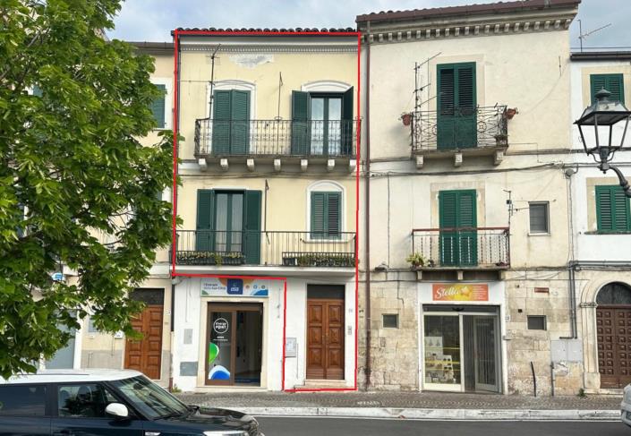 Image No.1-4 Bed Property for sale