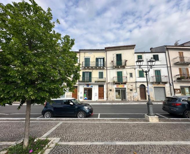 Image No.2-4 Bed Property for sale