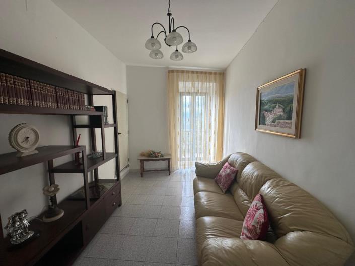 Image No.9-4 Bed Property for sale