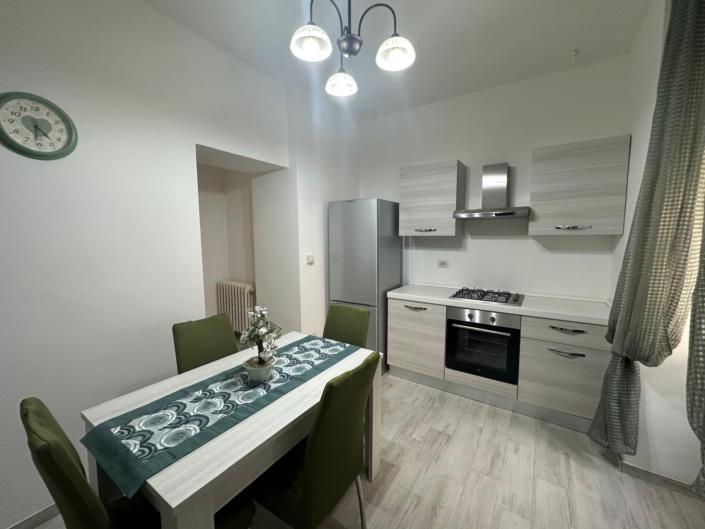 Image No.12-4 Bed Property for sale