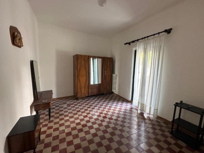 Image No.19-4 Bed Property for sale