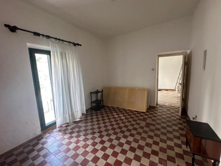 Image No.20-4 Bed Property for sale