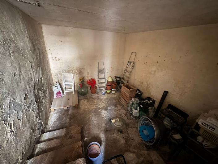 Image No.17-4 Bed Property for sale