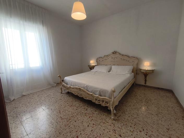 Image No.29-4 Bed Property for sale