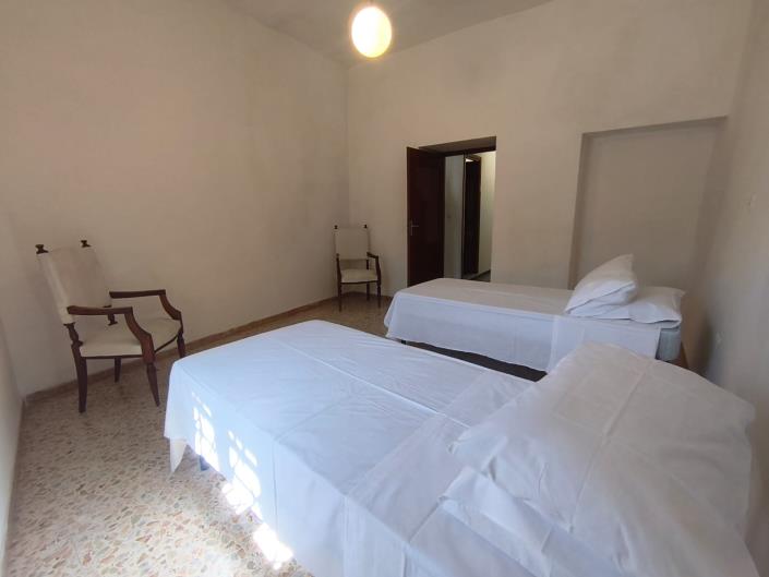 Image No.32-4 Bed Property for sale