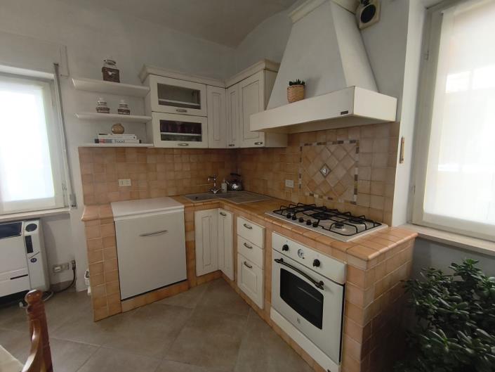 Image No.20-4 Bed Property for sale