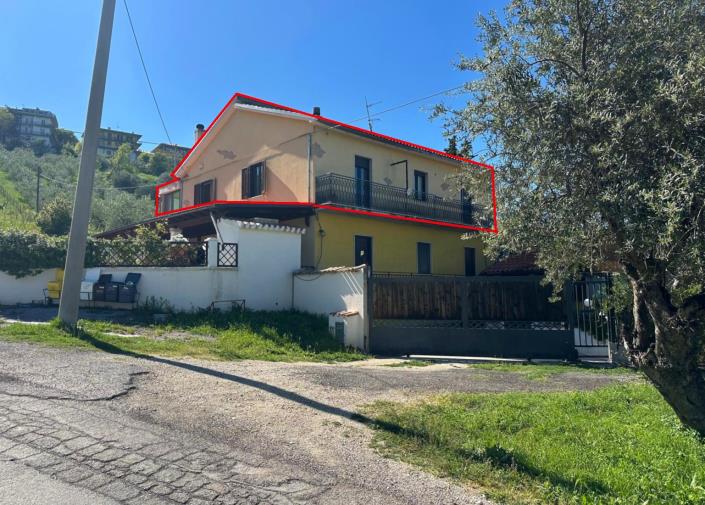 Image No.3-Propriété de 3 chambres à vendre à San Valentino in A.C.