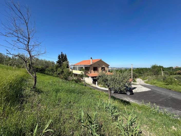 Image No.5-Propriété de 3 chambres à vendre à San Valentino in A.C.