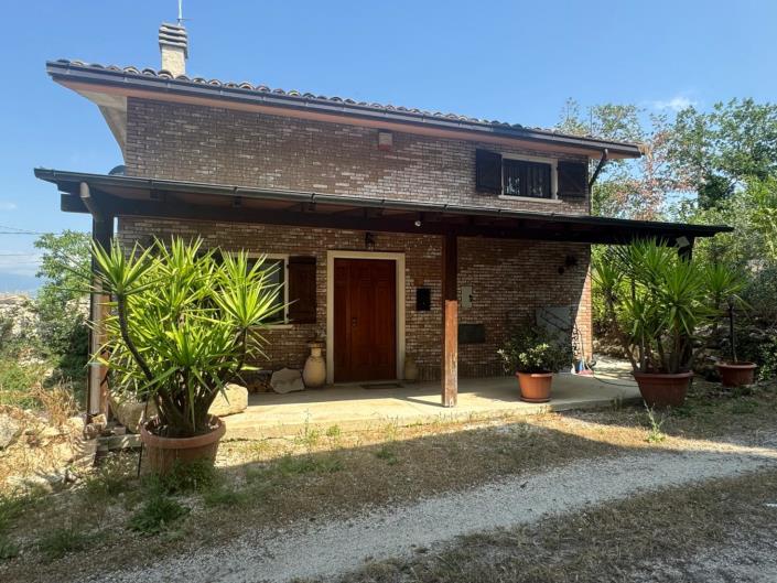 Image No.5-3 Bed Property for sale