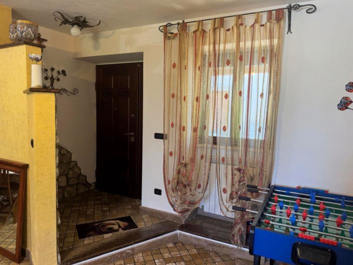 Image No.10-3 Bed Property for sale