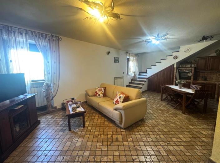 Image No.11-3 Bed Property for sale