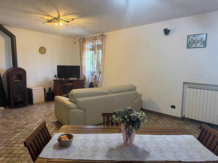 Image No.15-3 Bed Property for sale