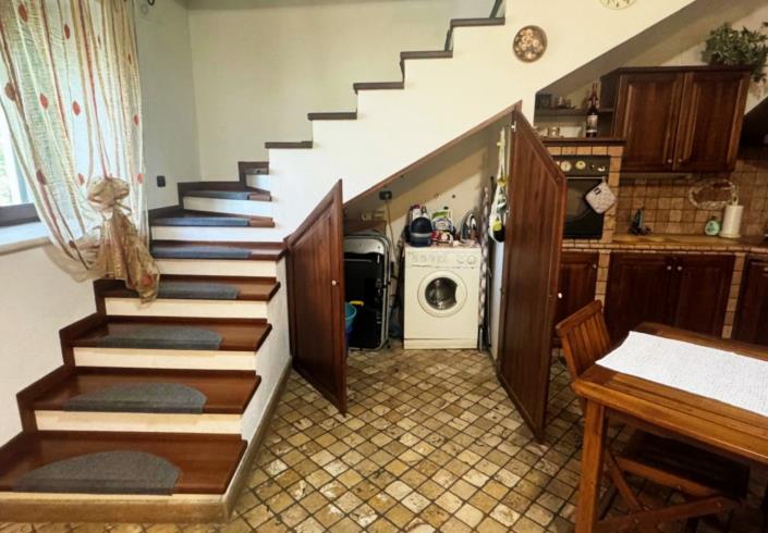 Image No.17-3 Bed Property for sale