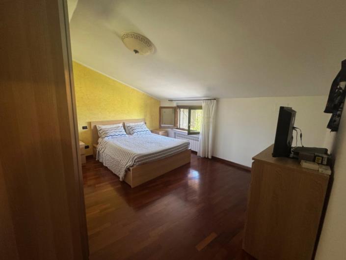 Image No.19-3 Bed Property for sale