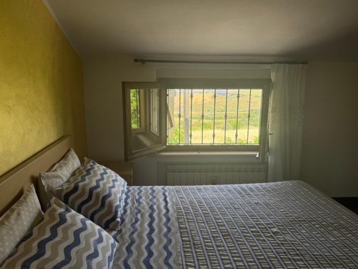 Image No.22-3 Bed Property for sale