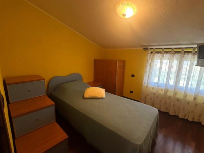 Image No.24-3 Bed Property for sale