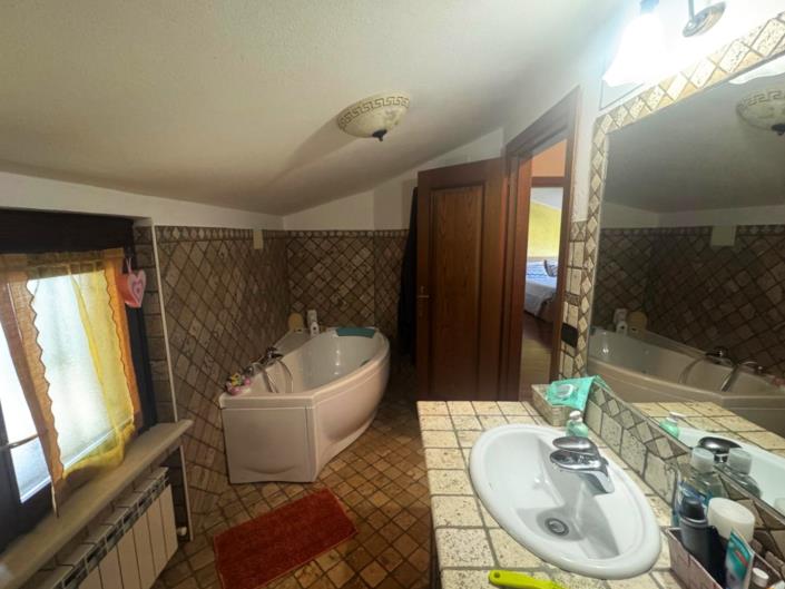 Image No.26-3 Bed Property for sale