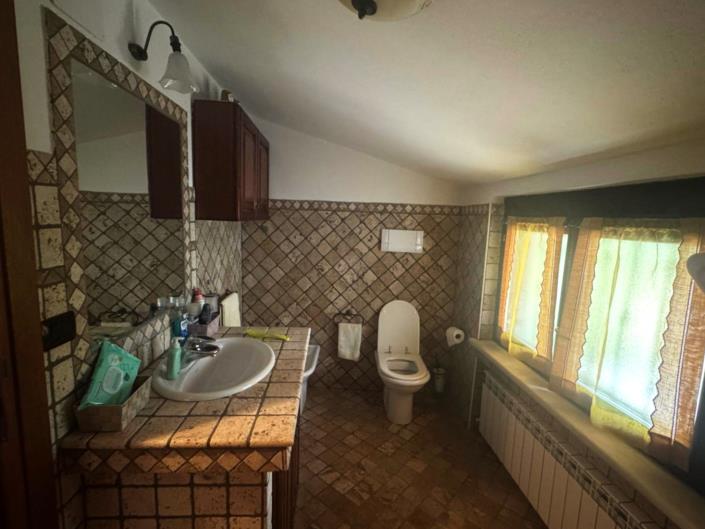 Image No.28-3 Bed Property for sale