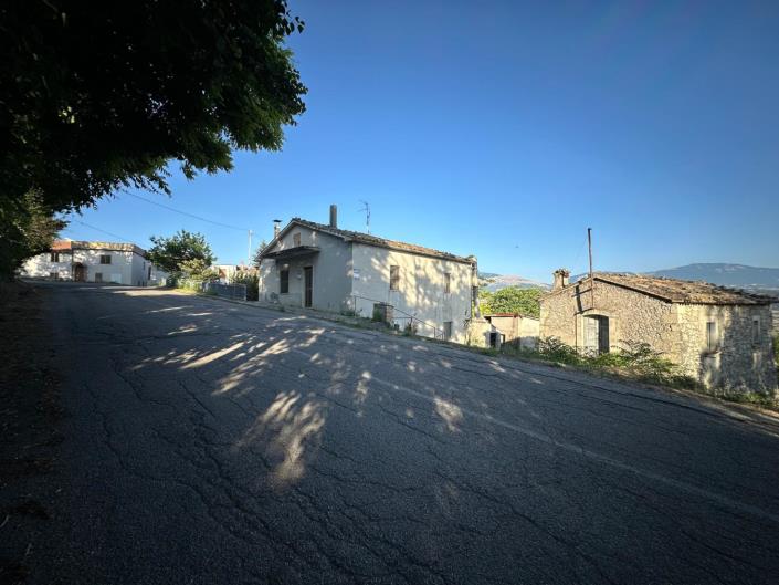 Image No.2-Propriété de 2 chambres à vendre à San Valentino in A.C.