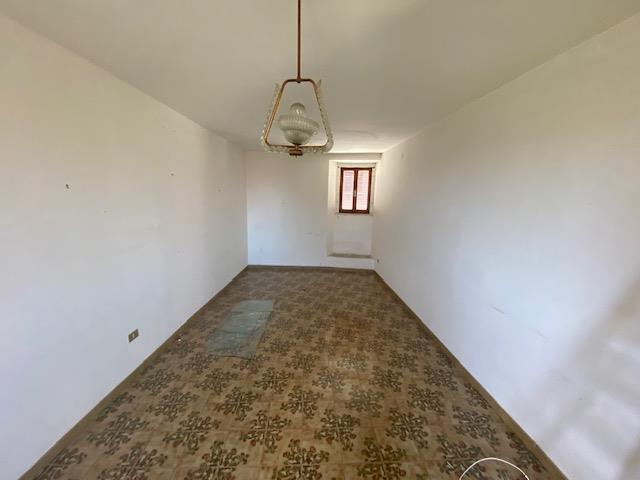 Image No.12-2 Bed Property for sale