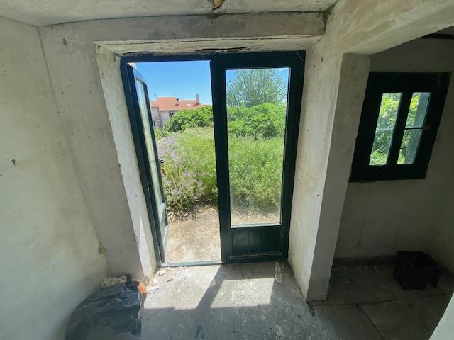 Image No.13-2 Bed Property for sale