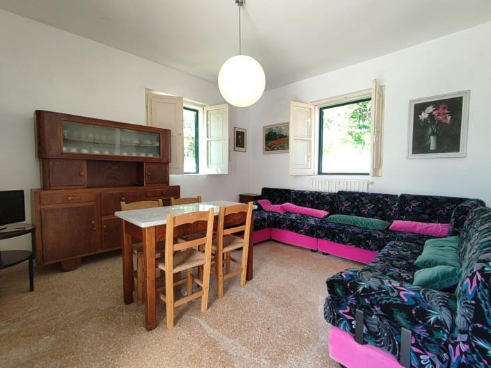 Image No.10-2 Bed Property for sale