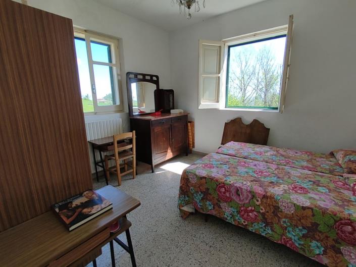 Image No.18-2 Bed Property for sale