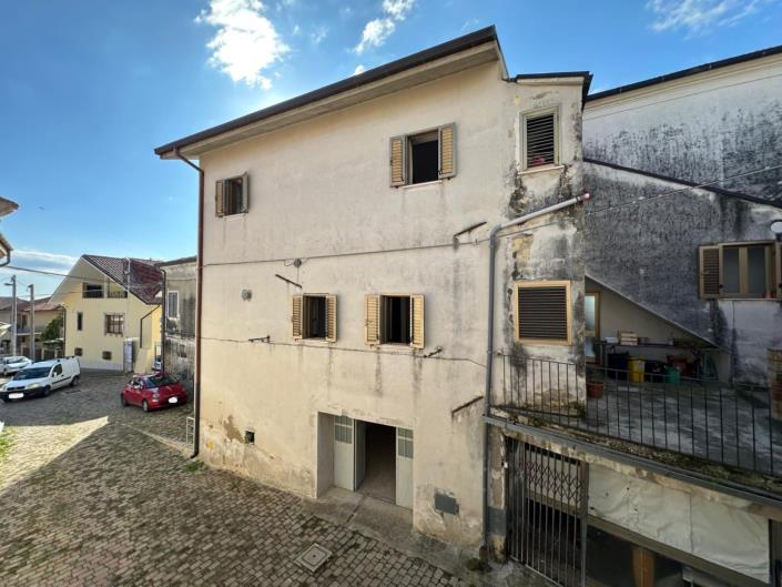 Image No.3-3 Bed Property for sale