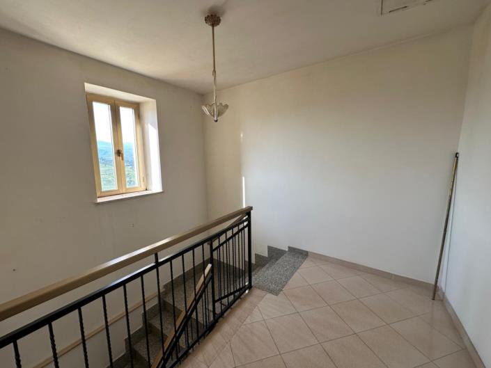 Image No.21-3 Bed Property for sale