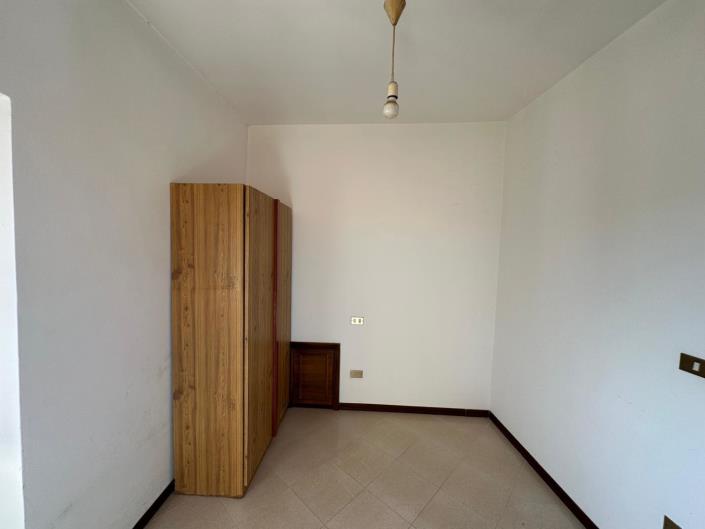 Image No.27-3 Bed Property for sale